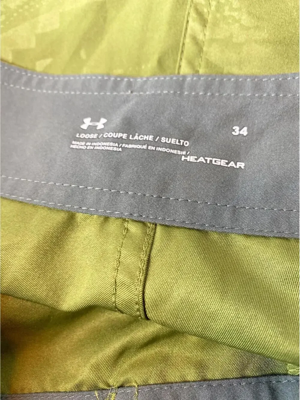 Under Armour Mens Swim Trunks Shorts size 34 Green Camo Lace Up Zipper Pocket
